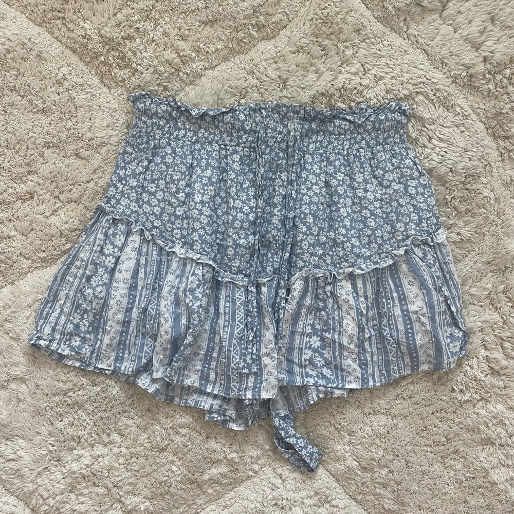 Ilia blue shorts, size small